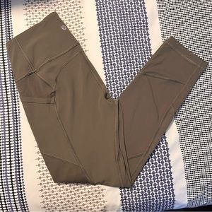 Army Green All the Right Places Lululemon 🍋 Crop